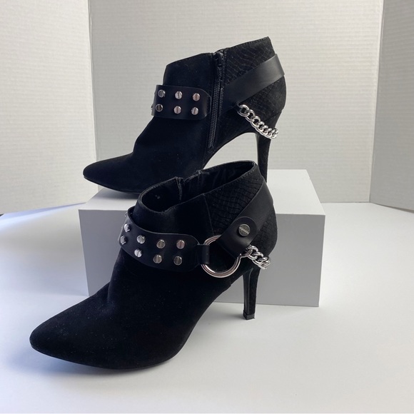 Jennifer Lopez Black Faux Suede Rosie Heeled Booties Chain Studded - Picture 3 of 9